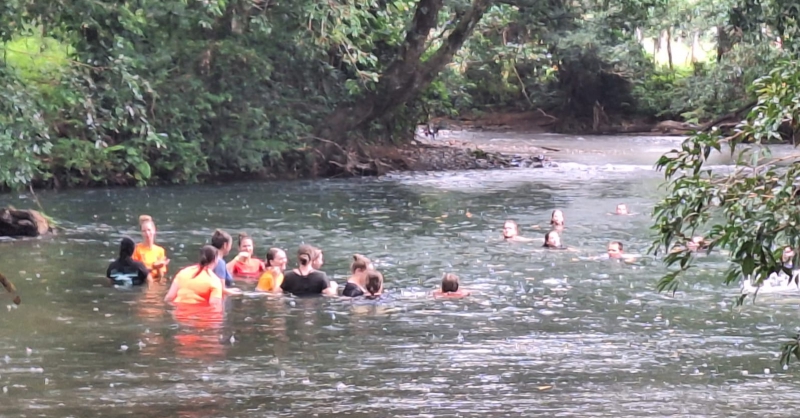 Zwemmen in de rivier.