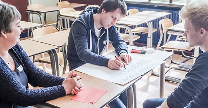 Studeren op een casus tijdens de toerustingstraining